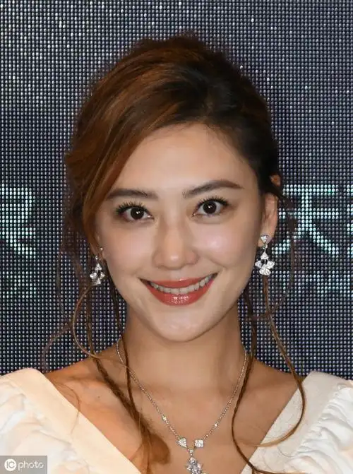 "山鸡哥"陈小春背后的女人——应采儿