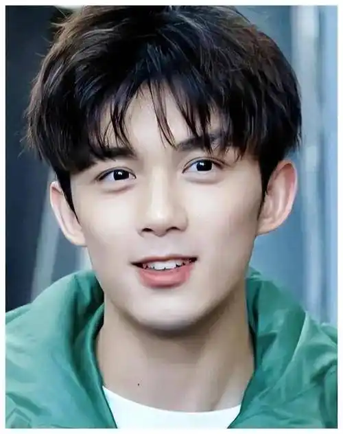 吴磊背后隐藏的黑手引爆热议一夜曝光谁在操控