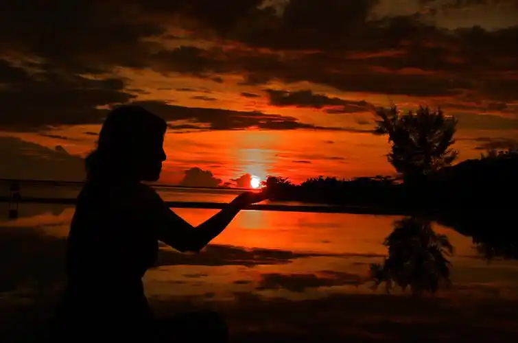 隔壁有个拍云大赛,俺开个{黄昏-晚霞-落日大赛}贴如何?