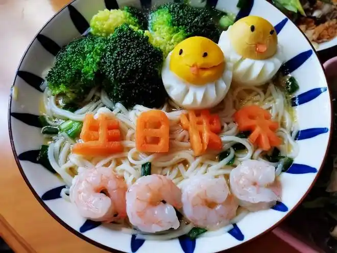 长寿面简单生日餐的做法