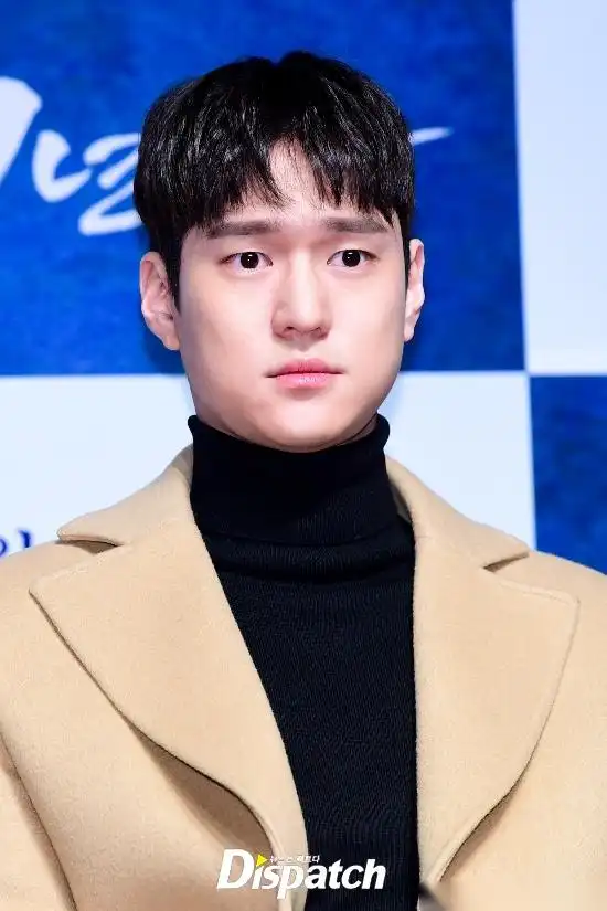 【d 直击】"不一样的颜值盛宴"…大男人间的"化学反应".