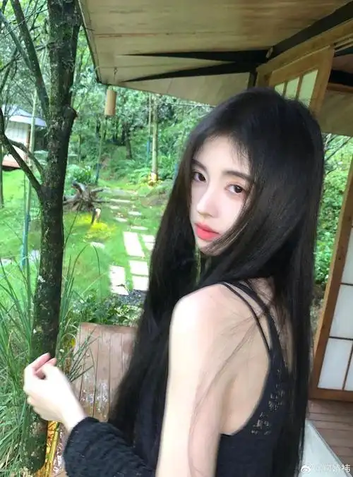 鞠婧祎绿野仙踪大片森林中的野性小黑长直好漂亮啊