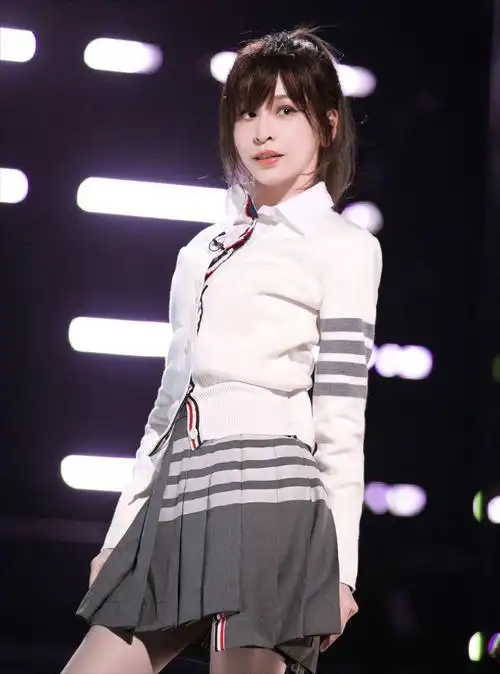 身高最矮的10位女歌手排行榜,第一名仅有149公分?