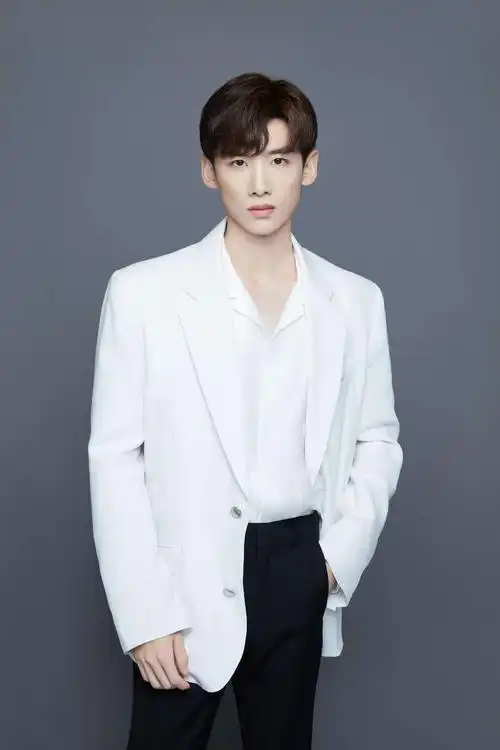 白敬亭做演员要破圈走出去看看生活