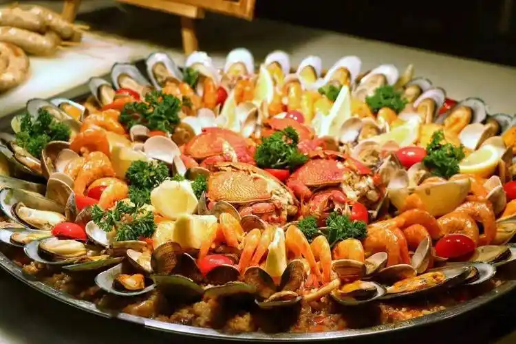 海鲜自助大餐来了100款菜品全场不限量任吃桂城这家希尔顿上新啦