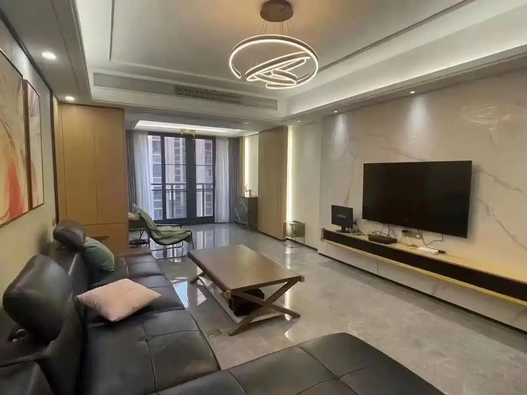 璟熙华园 正圆心10栋黄金楼层,140平方,现代装修,新新 - 抖音