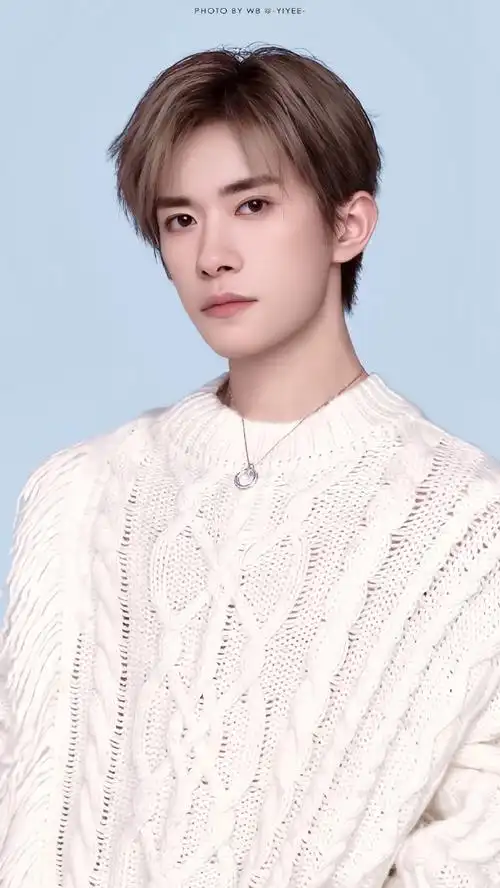 易烊千玺电影小小的我##四字 易烊千玺 yyqx 四字弟弟