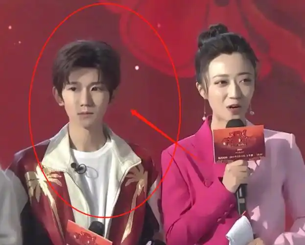 王源官方身高170cm,跟迪丽热巴同台站一起,有没有说谎很显然