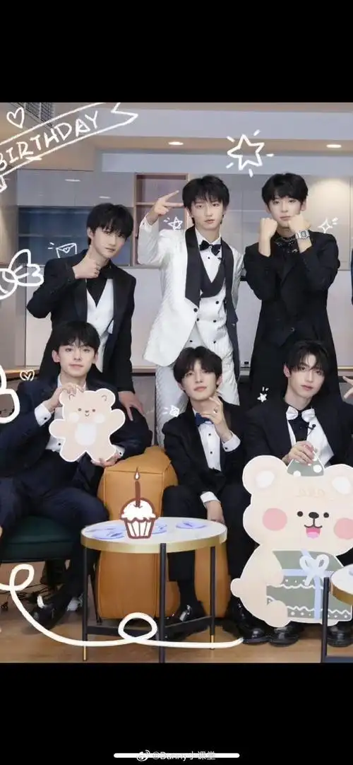 tf家族合照来了!一眼看到谁,大家都认识吗|家族|开学季_新浪新闻