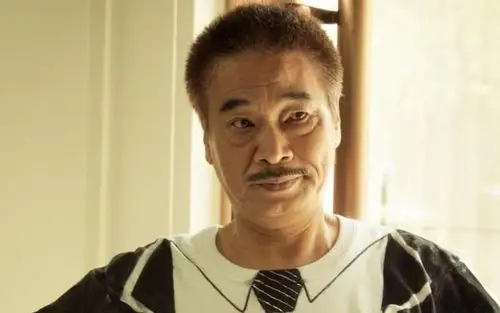 吴孟达老婆照片(66岁吴孟达近照)