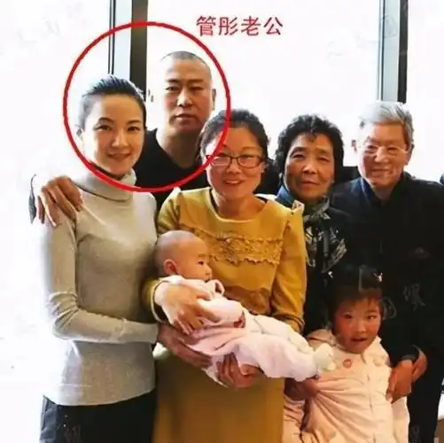 被造谣与韩红结婚的主持人管彤42岁生子后如今怎样了