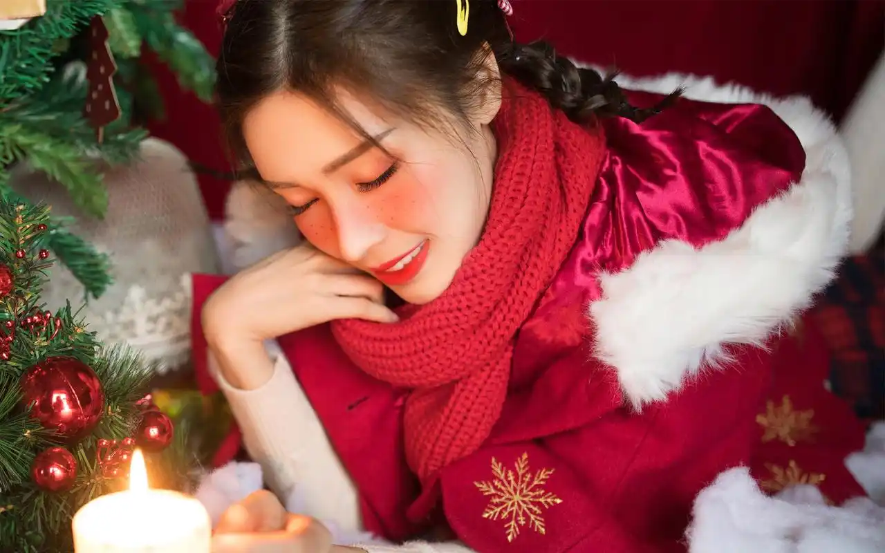 圣诞美女网红高清桌面壁纸