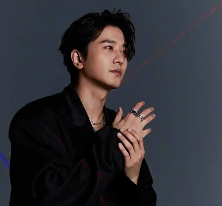 彭冠英写真图片合集.