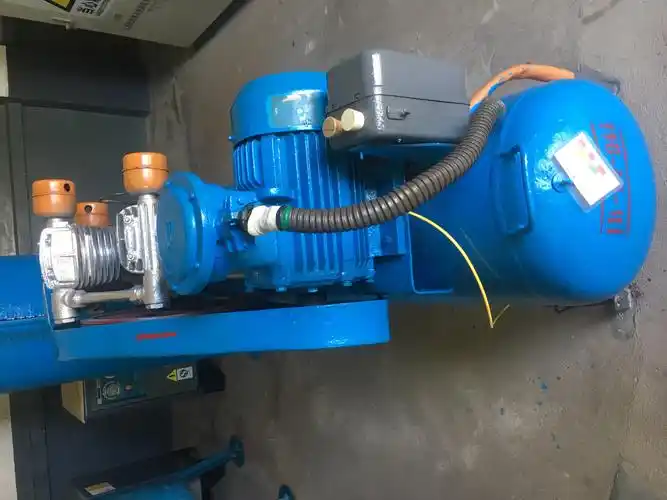 二车间空压机房内电机外壳接地线完成整改.