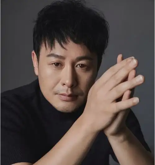 但除了这部戏,他大部分时间投的简历都被剧组拒绝,他也一度死心,觉得