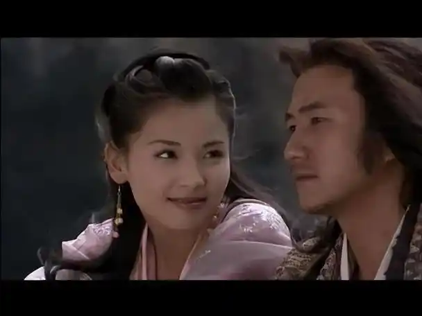 拍《天龙八部》时,就被传与刘涛半夜"咏鹅",随着演艺事业的崛起,各种