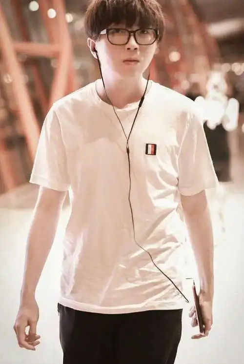 个子矮的男明星及身高(长得显矮的6位男星)(11)