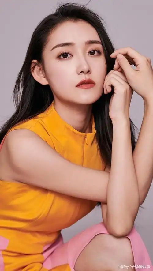 蒋依依唯美写真照,春风十里,不如你美