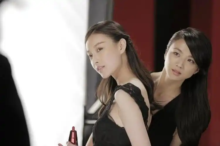 倪妮和张艺谋大战3天(女孩子的好身材,总会惹来流言蜚语) - 八卦 - 彭