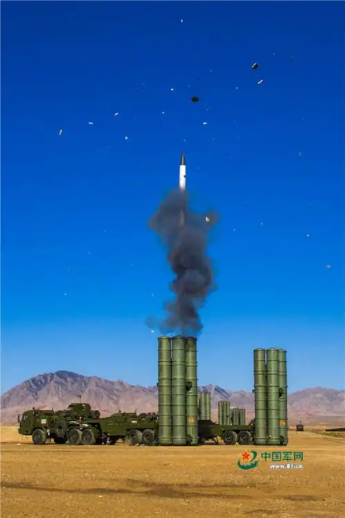 壮观!地空导弹扎堆,双弹齐射烈焰冲天