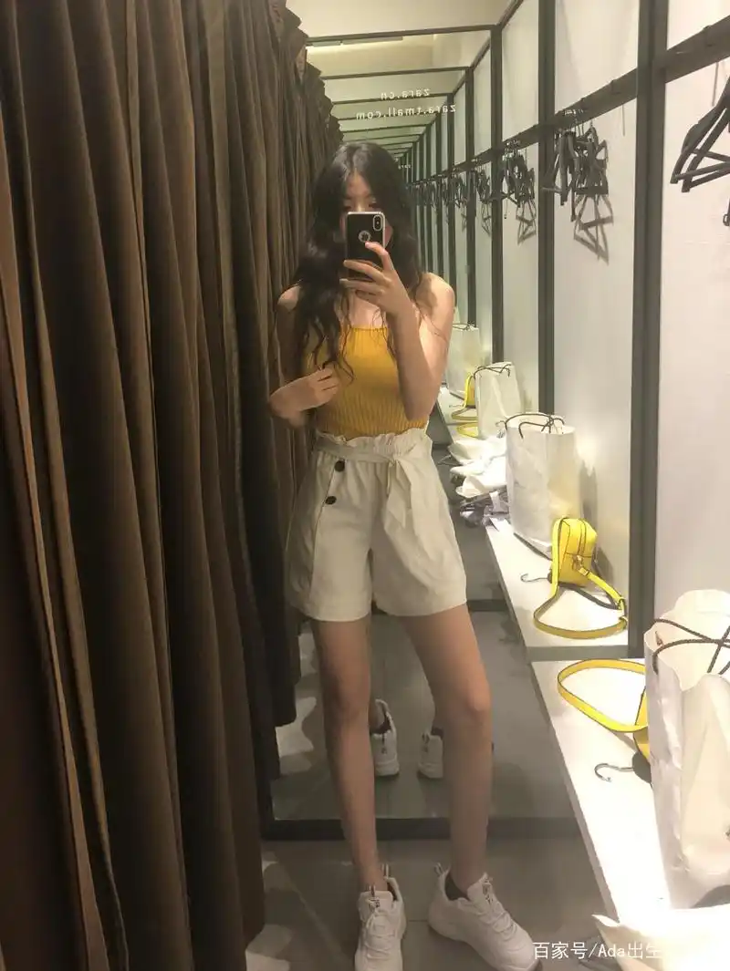 对镜子遮脸手机自拍显腿长人美的绝招