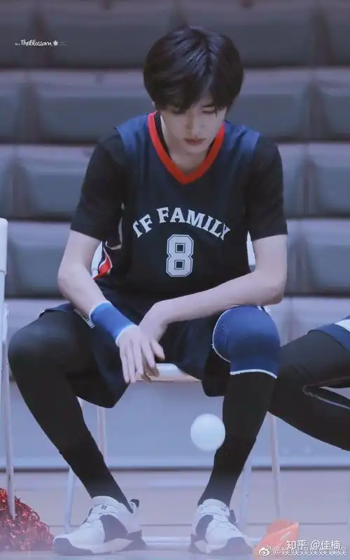 如何评价宋亚轩的少年感