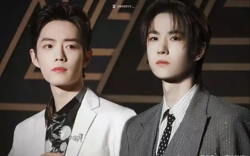 肖战撒娇想让王一博公主抱,王一博语出惊人,肖战被吓惨了!俩人真可爱!