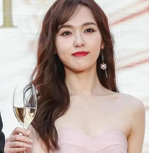 这居然是唐嫣咋变得完全认不出了