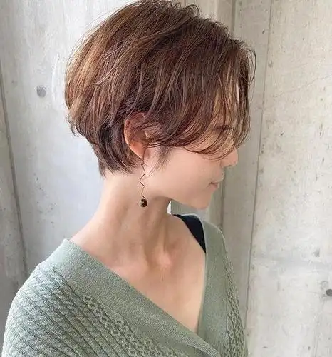 日系慵懒短发图片 时尚个性造型感十足