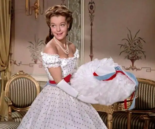 《茜茜公主》7个有趣事实:票房超《乱世佳人》,罗密假发超6公斤