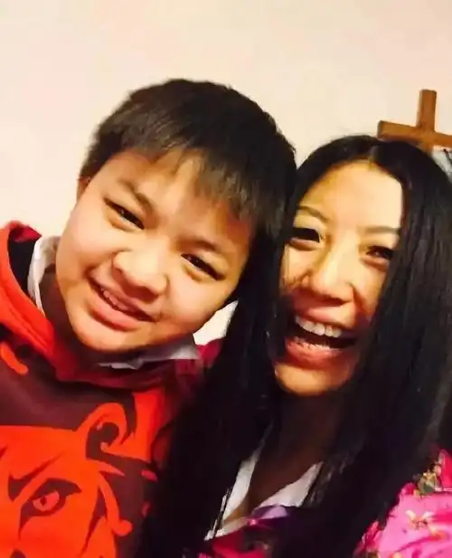 而最小的儿子小三儿,金星曾经在节目里分享过一段往事.