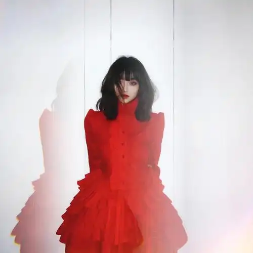 滴红裙子感觉自己是broken rose本95了#大崎娜娜