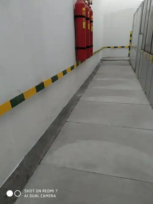 万兆二期配电室接地扁铁未预留临时接地线接地孔洞