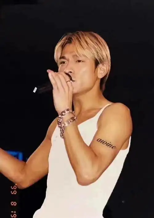 我印象里金毛最帅的是刘德华