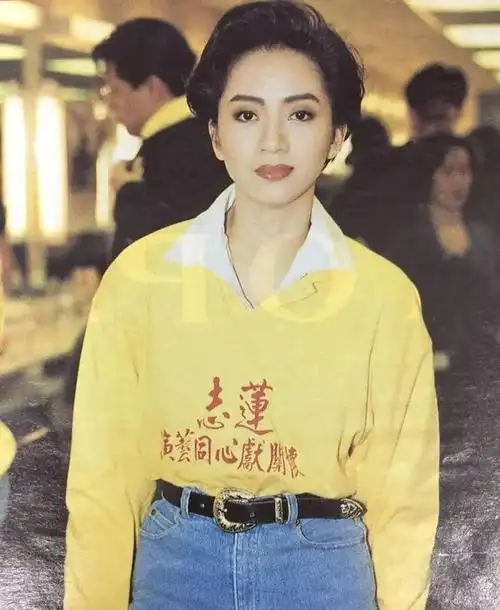 30年前梅艳芳的衣品告诉我们今天你穿秋装也不如她时髦