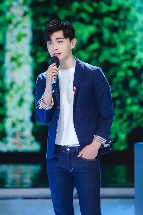 再看邓伦现在的处境,他特别可恨,但也非常可悲|杨紫|金晨|李易峰|演艺