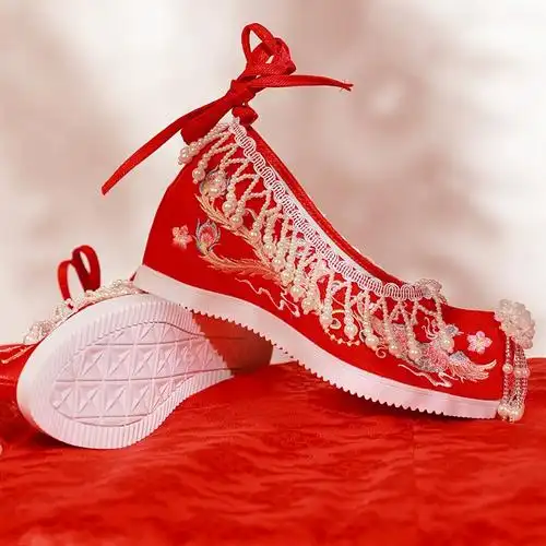 搭配秀禾服中式红色女古风内刺绣新娘鞋子结婚明制汉服婚鞋
