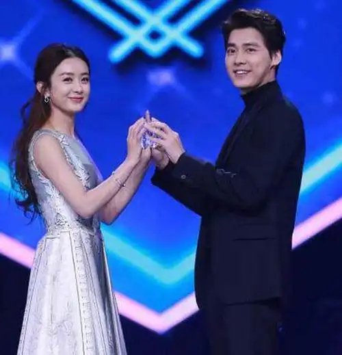 赵丽颖和李易峰的关系 cp感太强粉丝直呼在一起