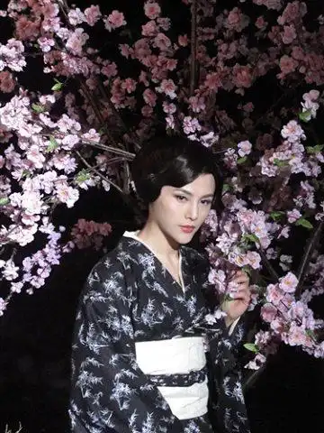 上海11选5彩乐乐:孙坚女装 孙坚妖娆女装照曝光 引网友热议