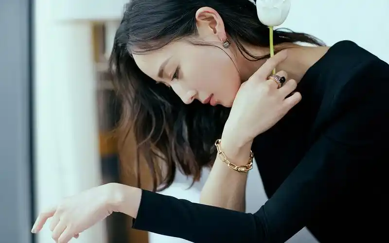 张钧甯性感动人写真桌面壁纸