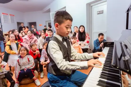在这美好季节里,我们终于迎来了2019年的学生钢琴音乐会.