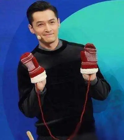 胡歌朱亚文同框现身185cm与180cm身高差引热议,网友:差距惊人!