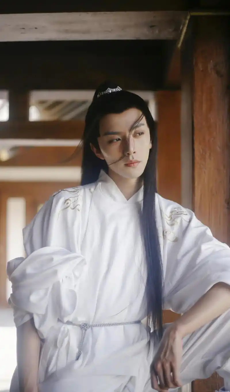 穿汉服的男生有多好看?瞧瞧"古风圈"的妖扬,你就知道了