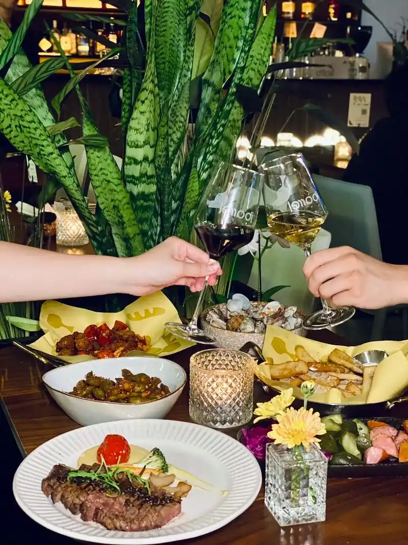 开心的一天,从带小姐妹喝酒开 - 抖音