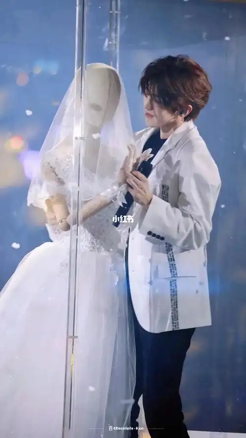 明星壁纸_壁纸_蔡徐坤_蔡徐坤壁纸_素材_壁纸