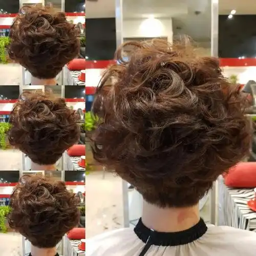 女人到了中年夏天短发这样剪利落时尚显年轻