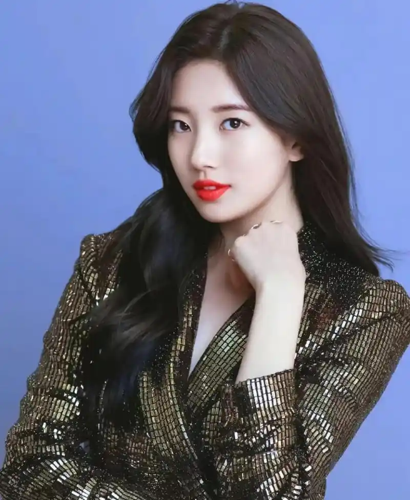 裴秀智,1994年10月10日生于韩国全罗南道光州广域市,韩国女演员,歌手