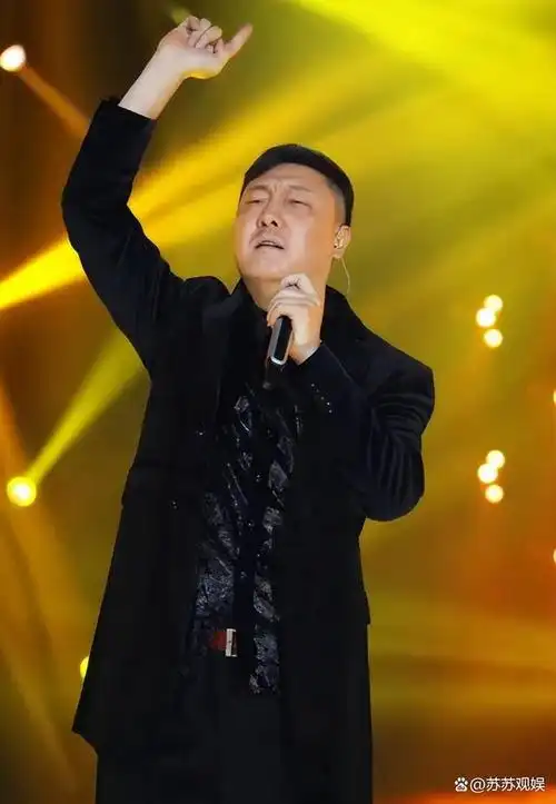 韩磊,1968年出生于内蒙古呼和浩特,中国著名男歌手.