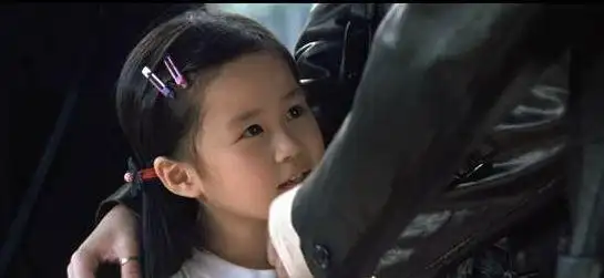 她是在等陈永仁变好吧,毕竟没有哪个母亲愿意让自己的孩子一出生,就有