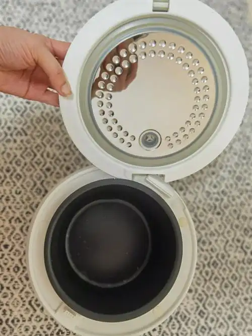 睡不着觉把电饭锅锅盖拆下来了